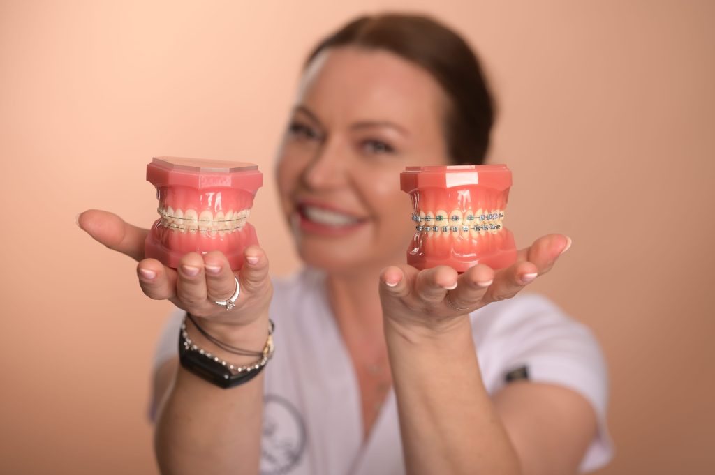 Ortodonție Modernă & Estetică Funcțională www.smilebydrilia.ro 2557