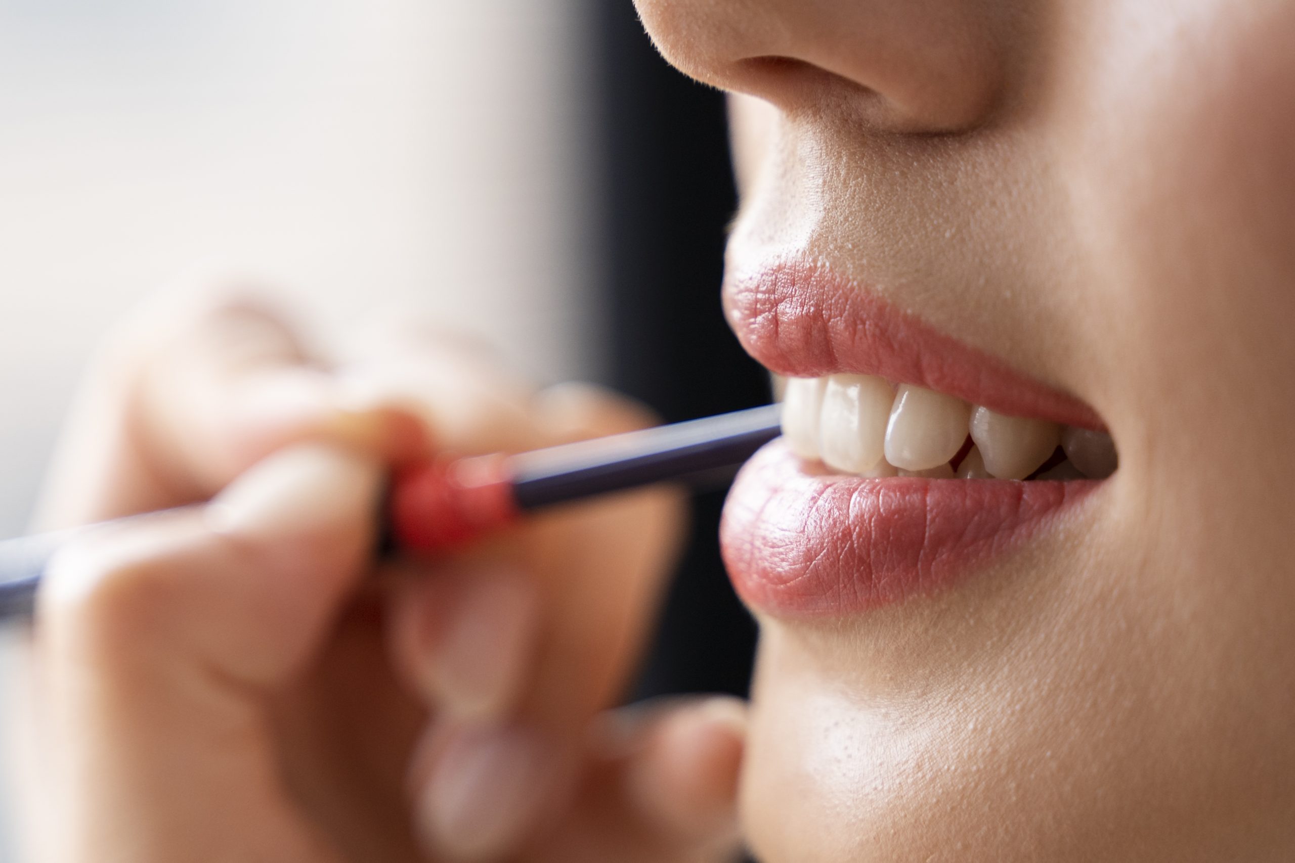 Gingivită sau parodontoză? Cum faci diferența? www.smilebydrilia.ro 2928