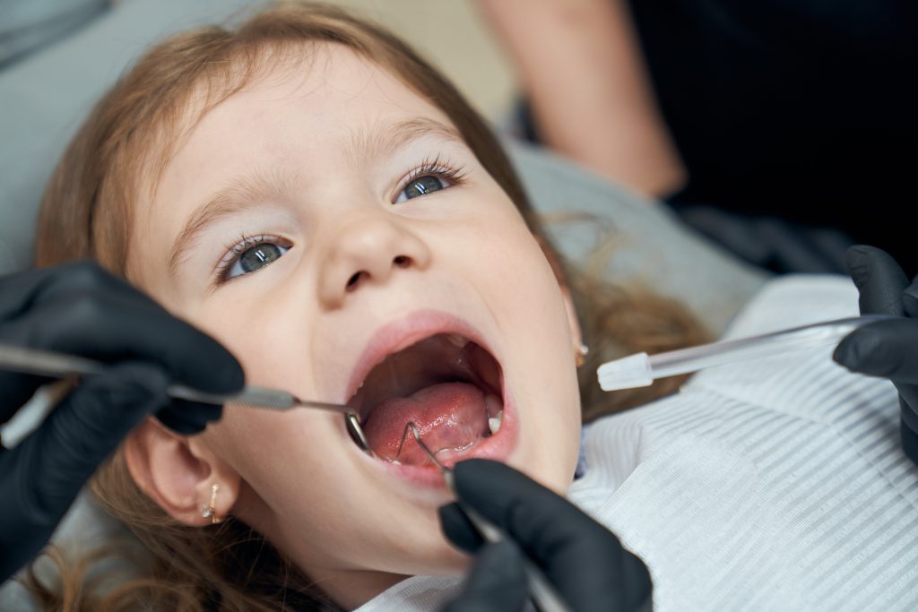 Gingivită sau parodontoză? Cum faci diferența? www.smilebydrilia.ro 2927