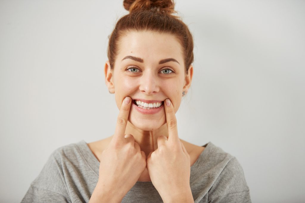 Gingivită sau parodontoză? Cum faci diferența? www.smilebydrilia.ro 2932