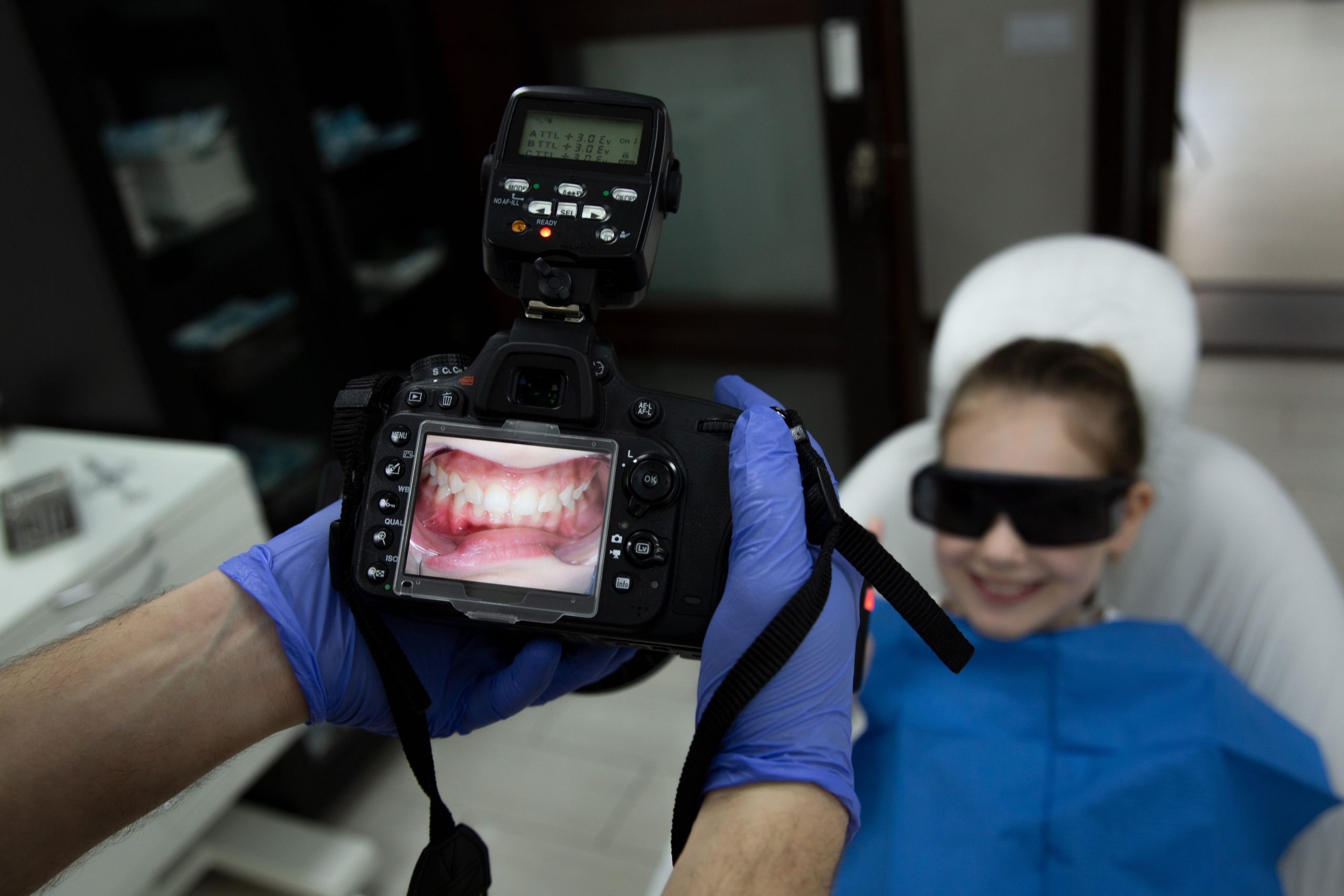 Gingivită sau parodontoză? Cum faci diferența? www.smilebydrilia.ro 2907