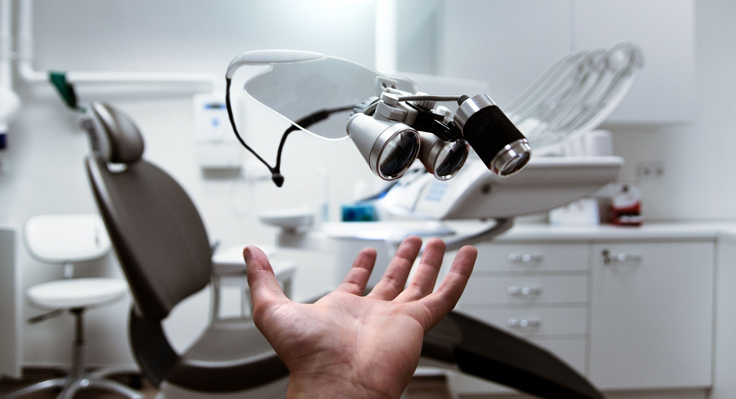Gingivită sau parodontoză? Cum faci diferența? www.smilebydrilia.ro 2914