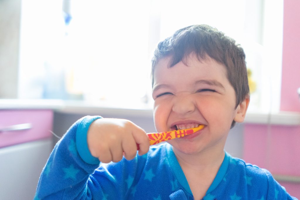 Dinții de lapte trebuie tratați? De ce sunt atât de importanți? www.smilebydrilia.ro 2971