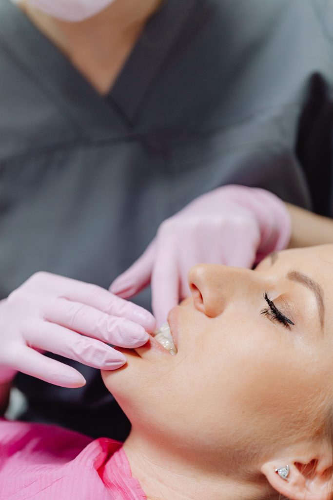 Ortodonție Modernă & Estetică Funcțională www.smilebydrilia.ro 3508