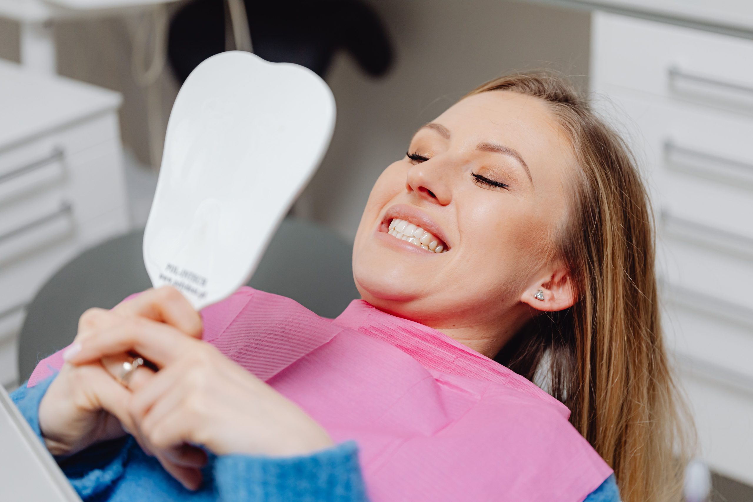 Gingivită sau parodontoză? Cum faci diferența? www.smilebydrilia.ro 2922